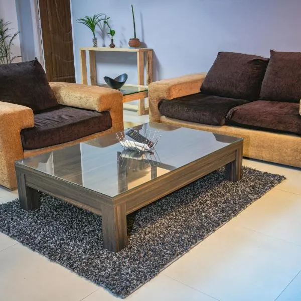 The Pines Serviced Residence, hotel v destinaci Patan