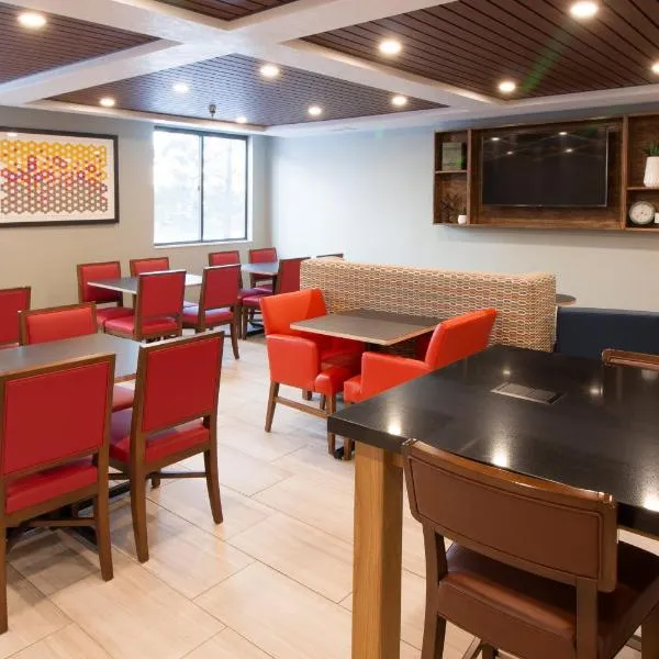 Holiday Inn Express & Suites - Worthington by IHG, hotel a Worthington