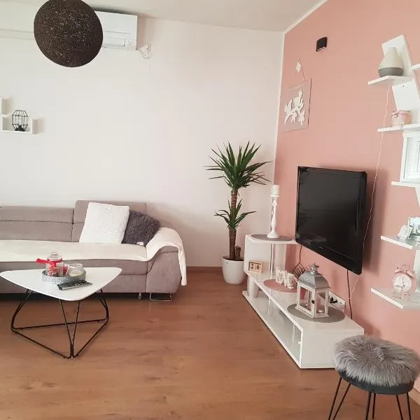 Apartmani Milutin, hotelli kohteessa Brodarica