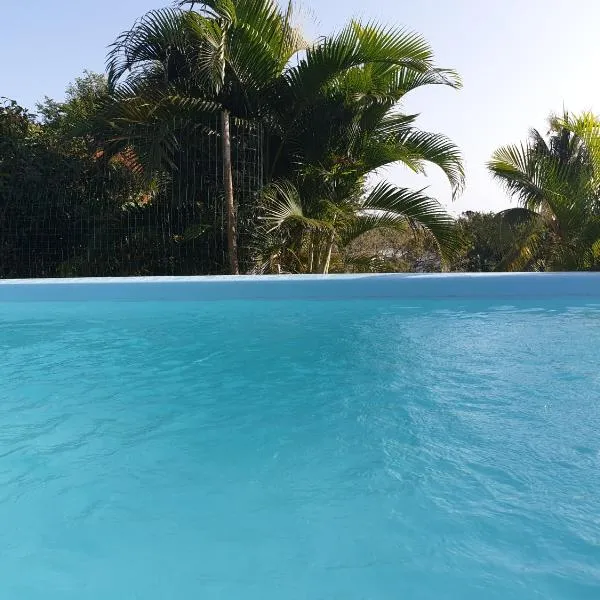 Le Goyav' appart avec piscine et jacuzzi au Vauclin, готель у місті Ле-Воклен