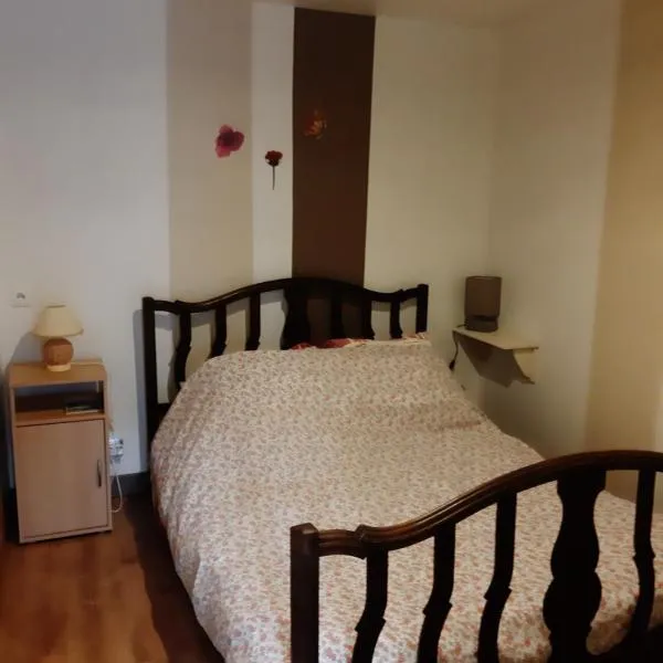 Chambre d'Hôtes avec Petit Déjeuner, hotel em Remilly-les-Pothées