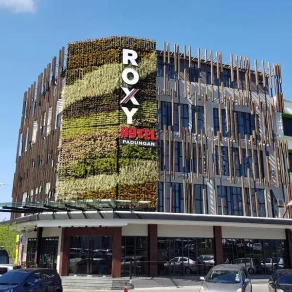Roxy Hotel Padungan, hotel v destinaci Kučing
