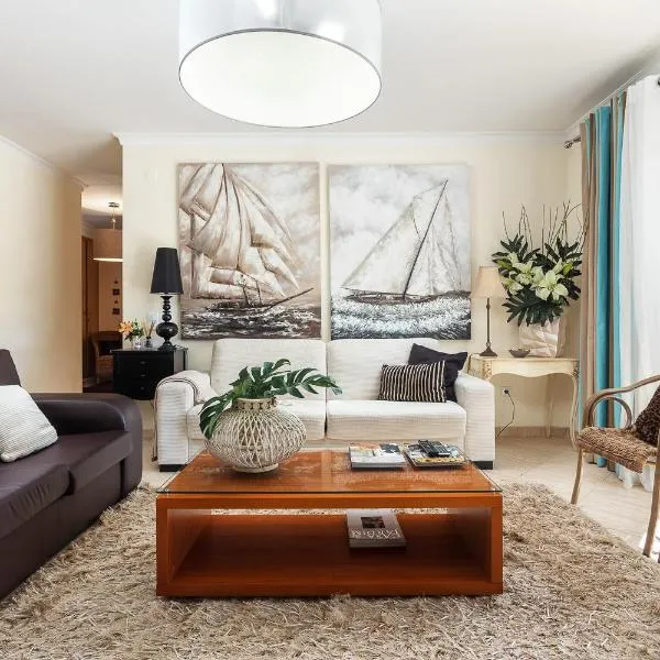 Decor n' cozy place for families and friends, hotel in Guia