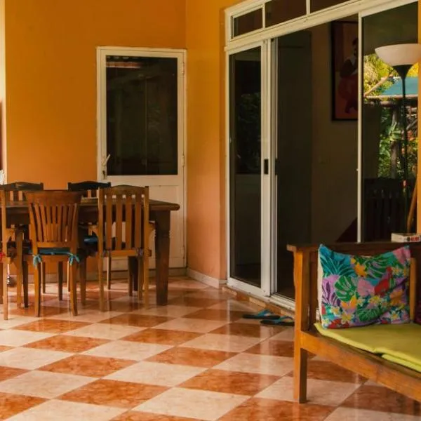 Fare Om, hotel v destinaci Pihaena