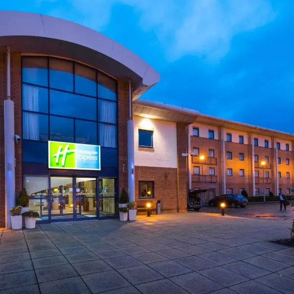 Holiday Inn Express Newport by IHG, hotel in Newport