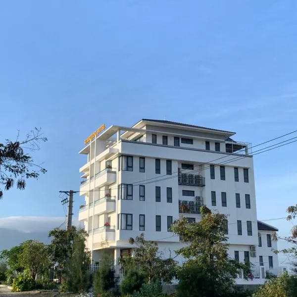 Summering Hotel, hotel en Ninh Hòa