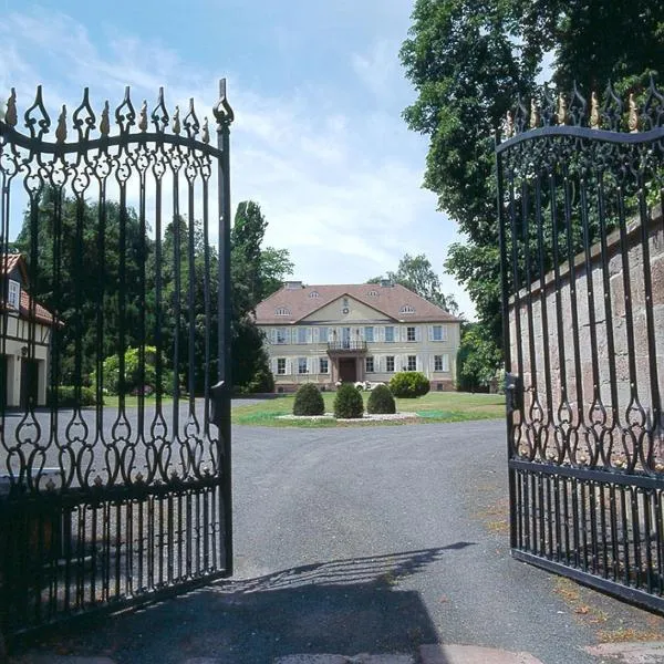 Hotel Kavaliershaus/Schloss Bad Zwesten, hotel in Jesberg