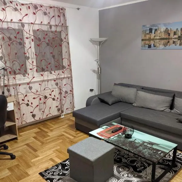 Apartment in quiet area with free parking, готель у місті Вараждин