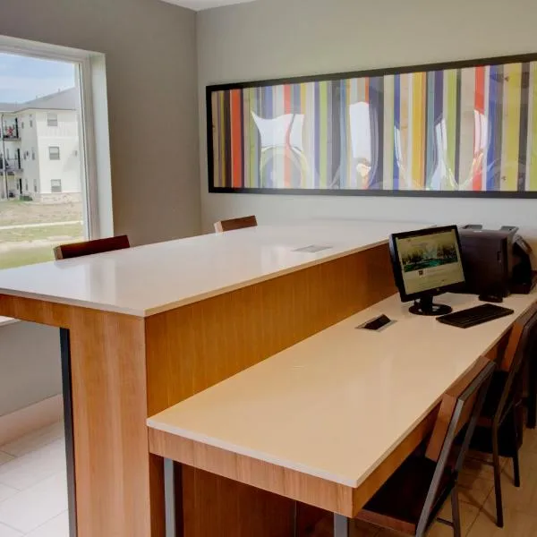 Holiday Inn Express & Suites Le Mars by IHG, отель в городе Ле Марс