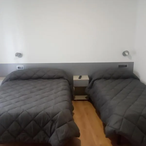 Hostal Outarelo, hotel v destinaci Ourense