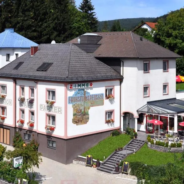 Pension Parzer Pressbaum bei Wien, hotell i Pressbaum