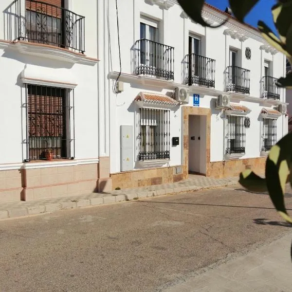 Hostal PILAS ALCARAYÓN, hotel v destinácii Pilas