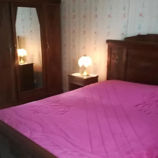 Maison Commandant Blaison, hotel v destinaci Lapalisse