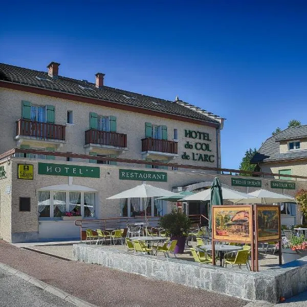 Hotel du Col de l'Arc, hotel in Les Jarrands