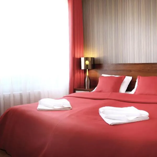 Apartamenty Mesa Grill Restaurant Cafe, hotel v destinaci Dźwirzyno