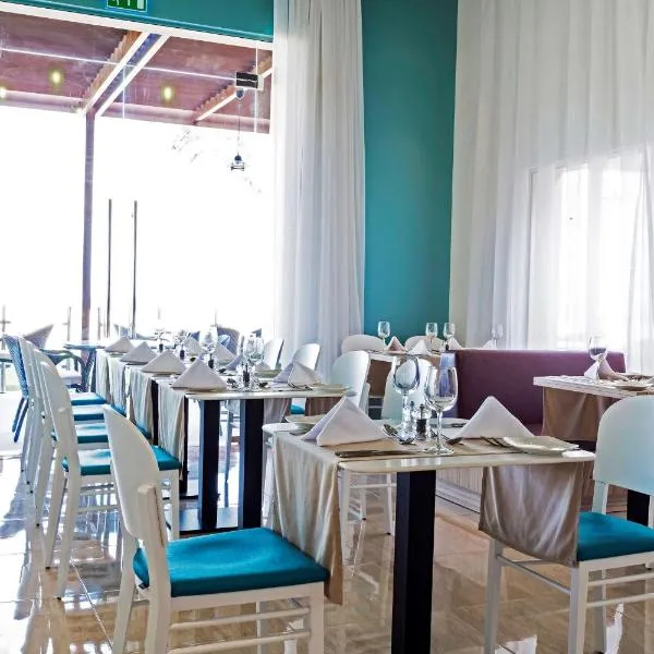Park Inn by Radisson Hotel and Residence Duqm, hotel v destinaci Dakm