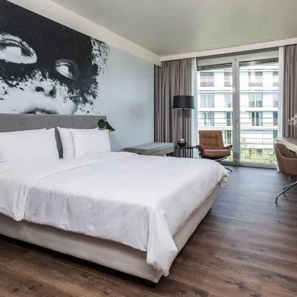 Radisson Blu Hotel Köln, hotel sa Cologne