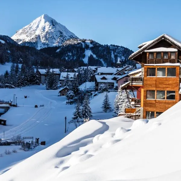 Hotel Al Foiron, hótel í Claviere