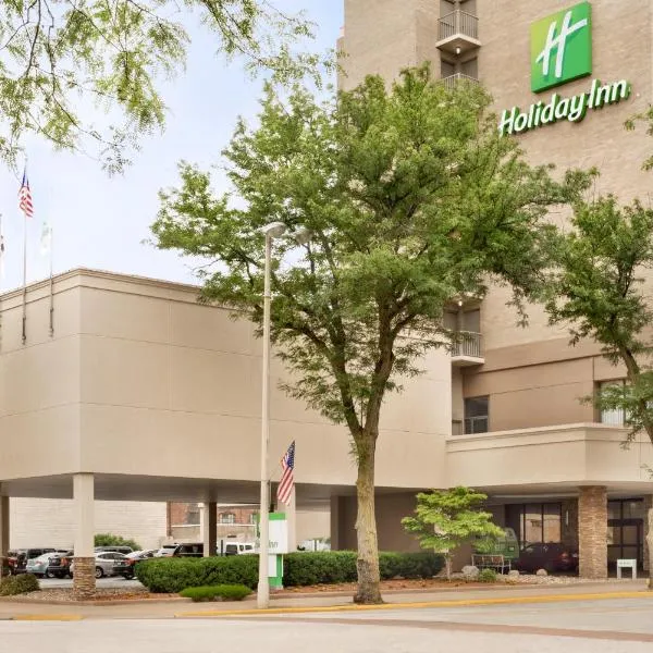 록 아일랜드에 위치한 호텔 Holiday Inn Rock Island-Quad Cities, an IHG Hotel