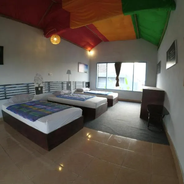Local Hostel Amed, hotel v destinaci Amed
