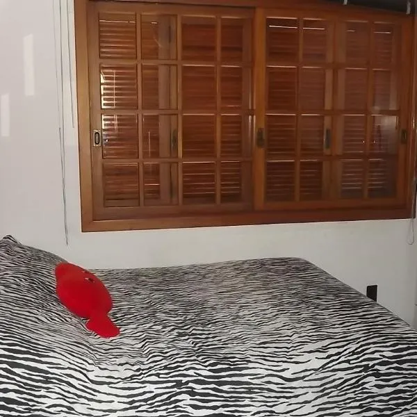 Alugo quarto com internet, hotel v destinaci Porto Alegre