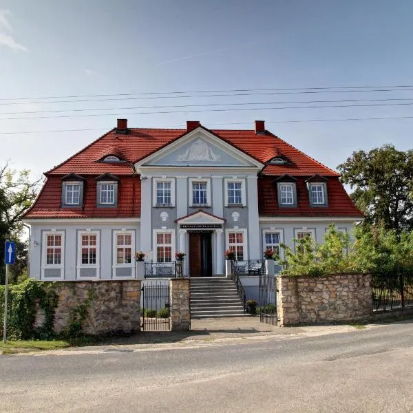 Pałac w Bądzowie, hotel in Polkowice