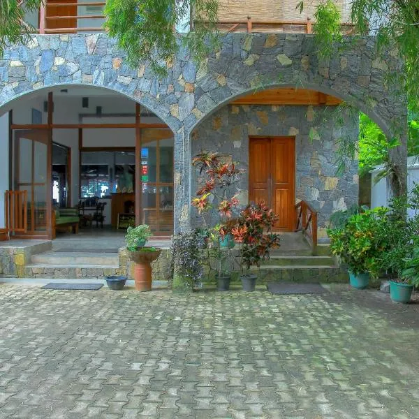 Surf Sea Breeze, hotel v Mirisse (jih)