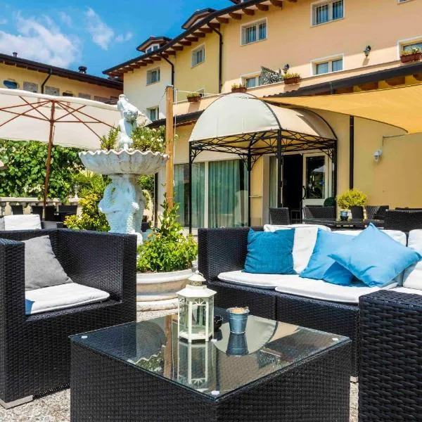 Hotel Borgo dei Poeti Romantik Wellness & SPA, hotel v destinaci Manerba del Garda