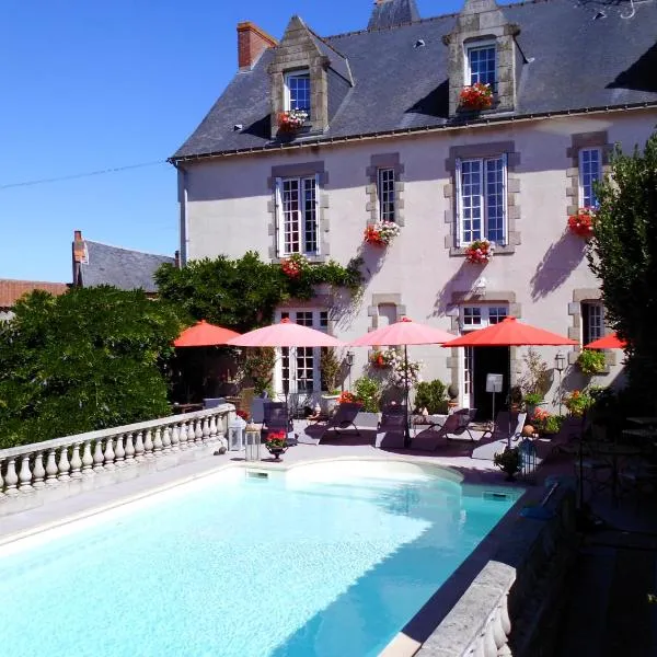 Le Petit Château TIFFAUGES, hotel in Saint-Aubin-des-Ormeaux