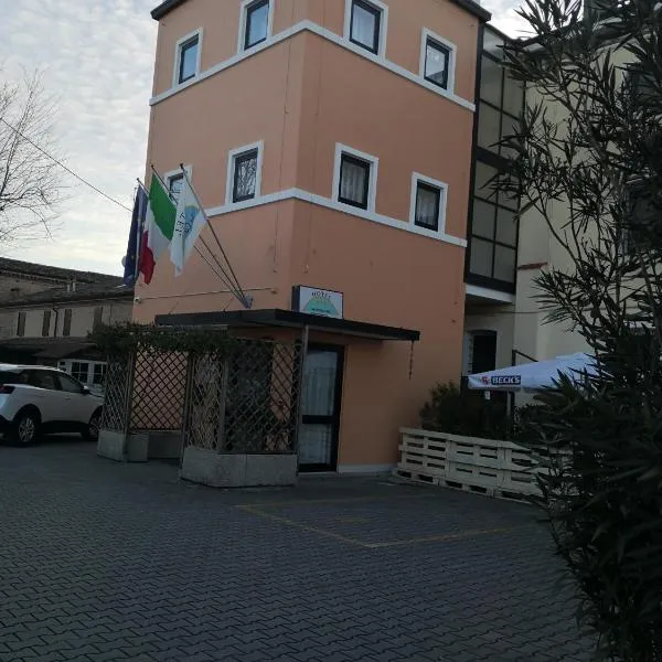 Hotel La Cantina, hotel em SantʼAlberto