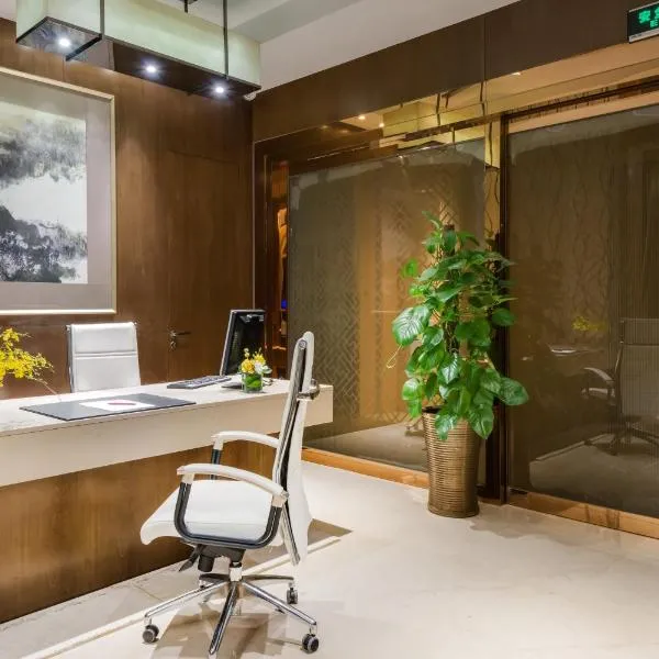 Crowne Plaza Xiangyang by IHG, hotel in Xiangyang