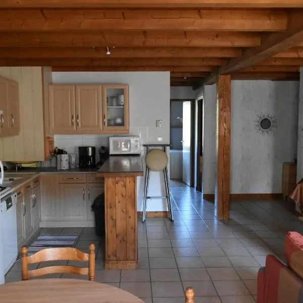 chez nous, hotel v destinaci Chilhac