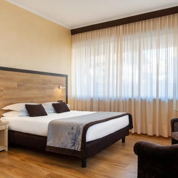 Augustus Hotel, hotel in Cossato