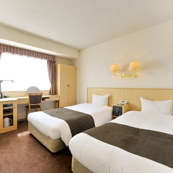 ์ผ๋ง๊ฐํ์ ์์นํ ํธํ
์ผ๋ง๊ฐํ ๊ณ ์ฟ ์ฌ์ด ํธํ
