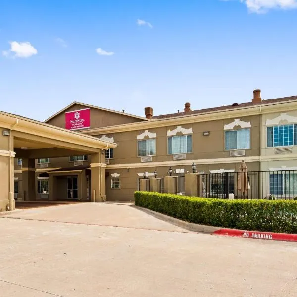 Viesnīca SureStay Plus Hotel by Best Western Mesquite pilsētā Balch Springs