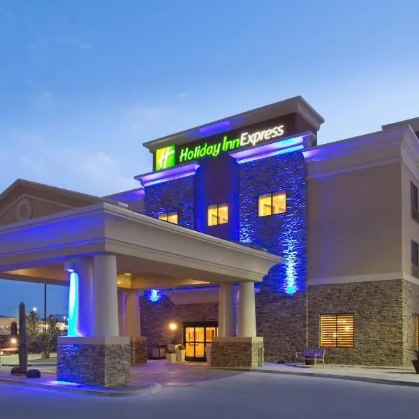 Holiday Inn Express & Suites Truth or Consequences by IHG - Newly Renovated，特魯斯康西崑西斯的飯店