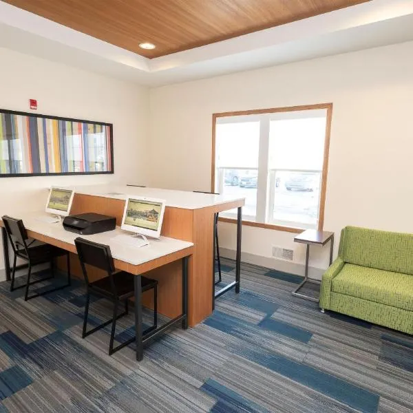 Holiday Inn Express & Suites Iron Mountain by IHG, ξενοδοχείο σε Iron Mountain