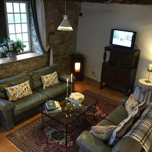 Les Gîtes Pérard, hotel v destinaci Caylus