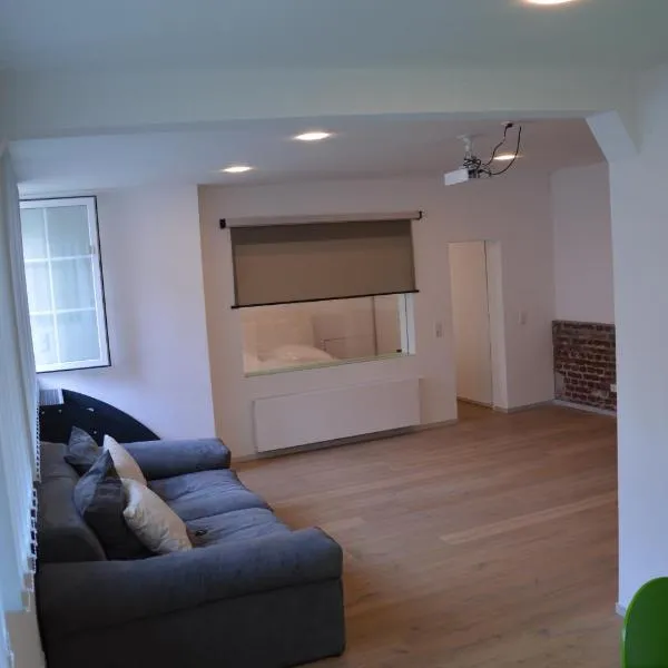 Modern und Ruhig in Wuppertal mit Heimkino-Beamer! Top Ausstattung und Privatparkplatz an der Unterkunft, Hotel in Wuppertal