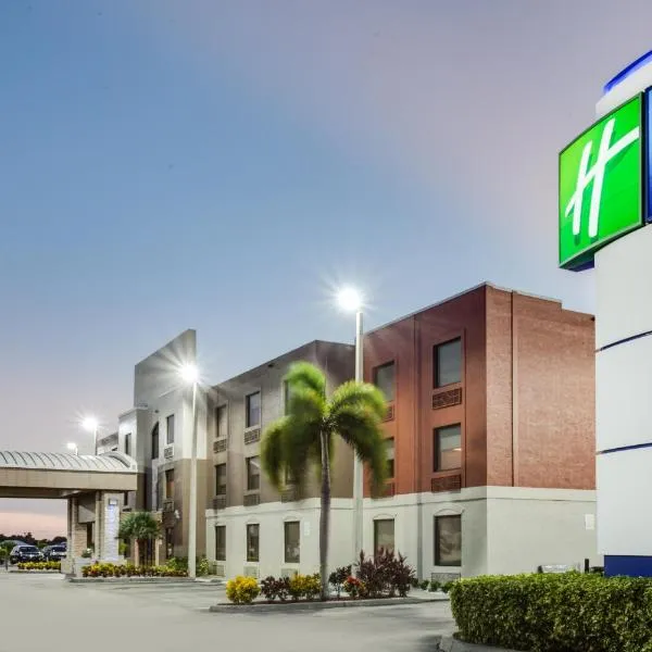 Holiday Inn Express Hotel & Suites Clewiston by IHG, hotel v destinaci Clewiston