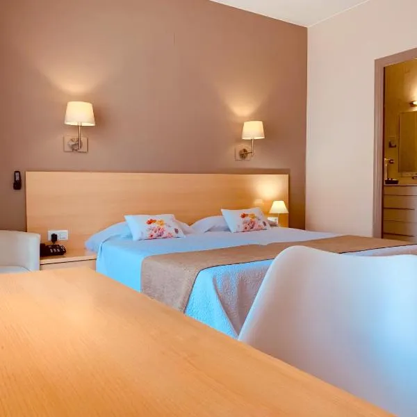 산트 카를레스 데 라 라피타에 위치한 호텔 Hotel Restaurant Llansola