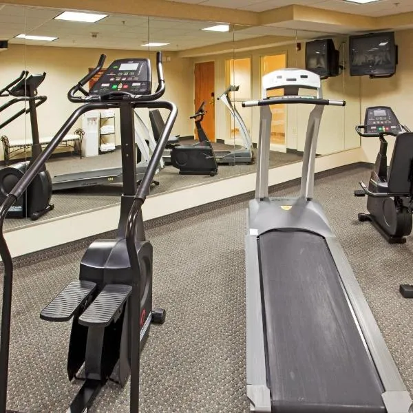 Holiday Inn Express Hotel & Suites Boston - Marlboro by IHG, hotel v destinaci Hudson