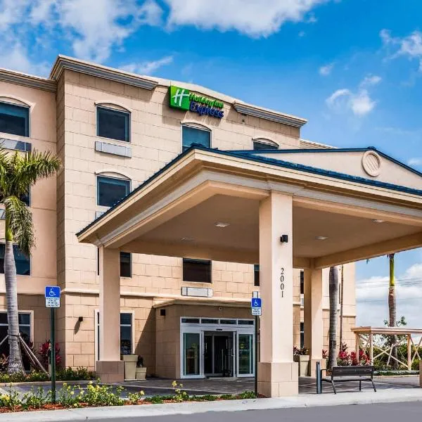 Holiday Inn Express & Suites Boynton Beach East, an IHG Hotel, hotel u gradu Bojnton Bič