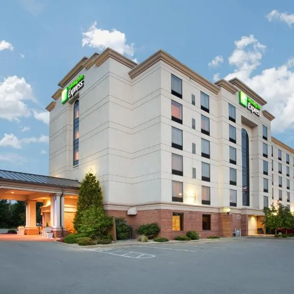 Holiday Inn Express & Suites Bloomington, an IHG Hotel, hotel in Spencer