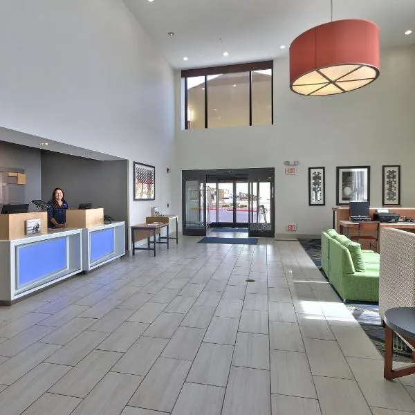 Holiday Inn Express Hotel & Suites Albuquerque - North Balloon Fiesta Park by IHG, hotel v destinaci Albuquerque