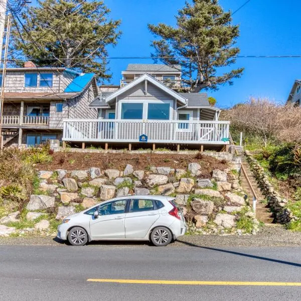 Oceanside Beach Bungalow, hotel in Tillamook