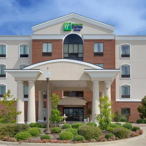 Holiday Inn Express Hotel & Suites Ennis, an IHG Hotel โรงแรมในเอนนิส