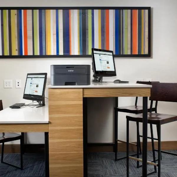 Holiday Inn Express & Suites Bay City by IHG, хотел в Бей Сити
