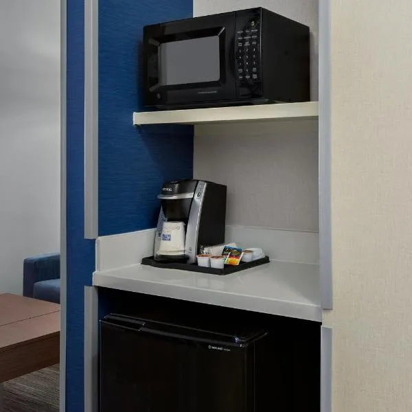 Holiday Inn Express & Suites Chico by IHG، فندق في شيكو