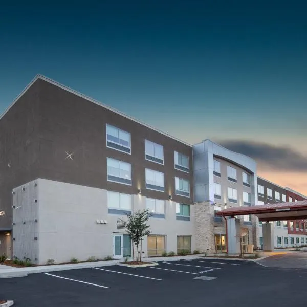 Holiday Inn Express & Suites Chico by IHG, hotel din Chico